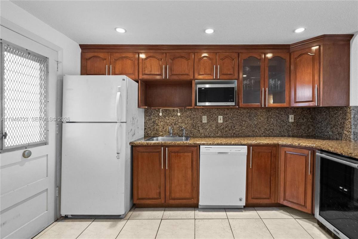 Apartment for rent at 3030 Marcos Dr #3030T203, North Miami Beach, FL 33160