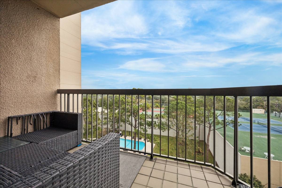 Condo for rent at 661 Bering Dr #709, Houston, TX 77057