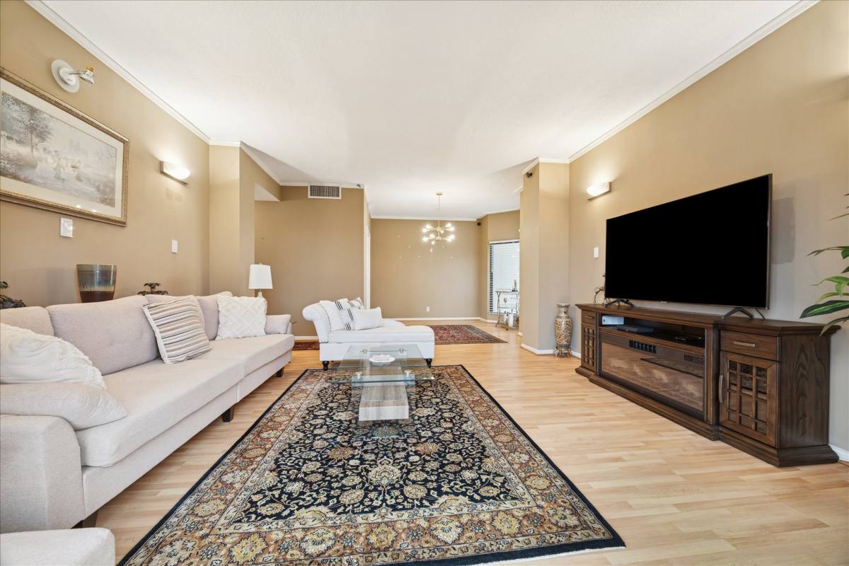 Condo for rent at 661 Bering Dr #709, Houston, TX 77057