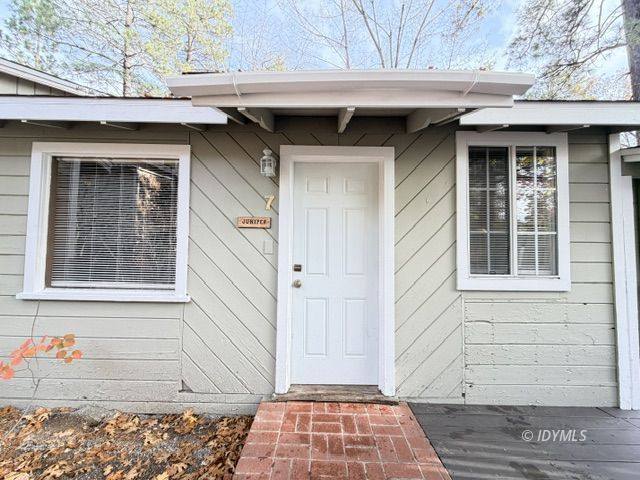 Apartment for rent at 54605 N Circle Dr #7, Idyllwild, CA 92549
