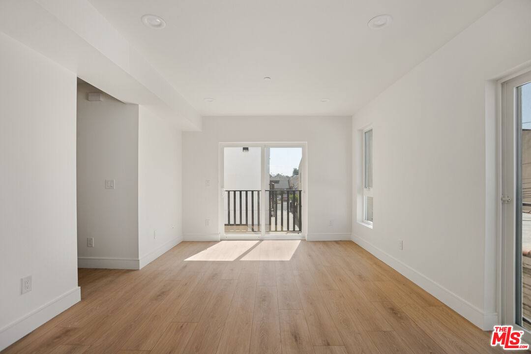 Apartment for rent at 1619 2nd Ave #16191 2, Los Angeles, CA 90019