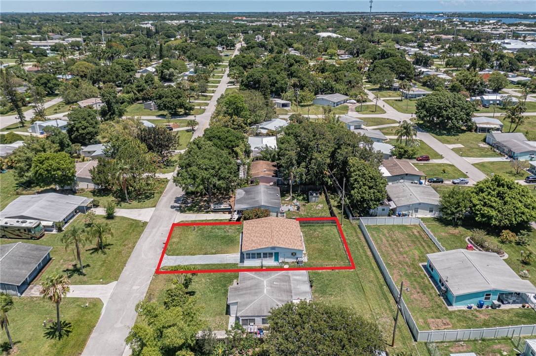 Apartment for rent at 1450 5th Ave, Vero Beach, FL 32960