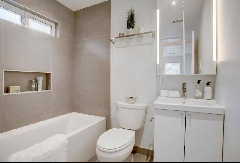 Apartment for rent at 6109 N Main St, Houston, TX 77008