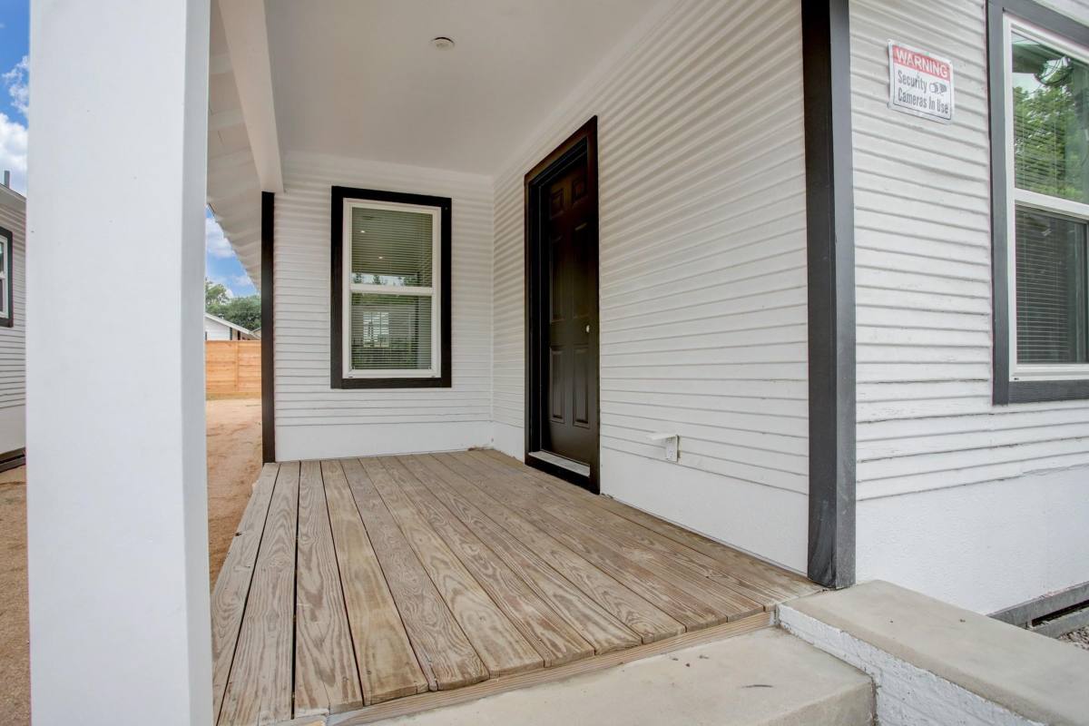 Apartment for rent at 6109 N Main St, Houston, TX 77008