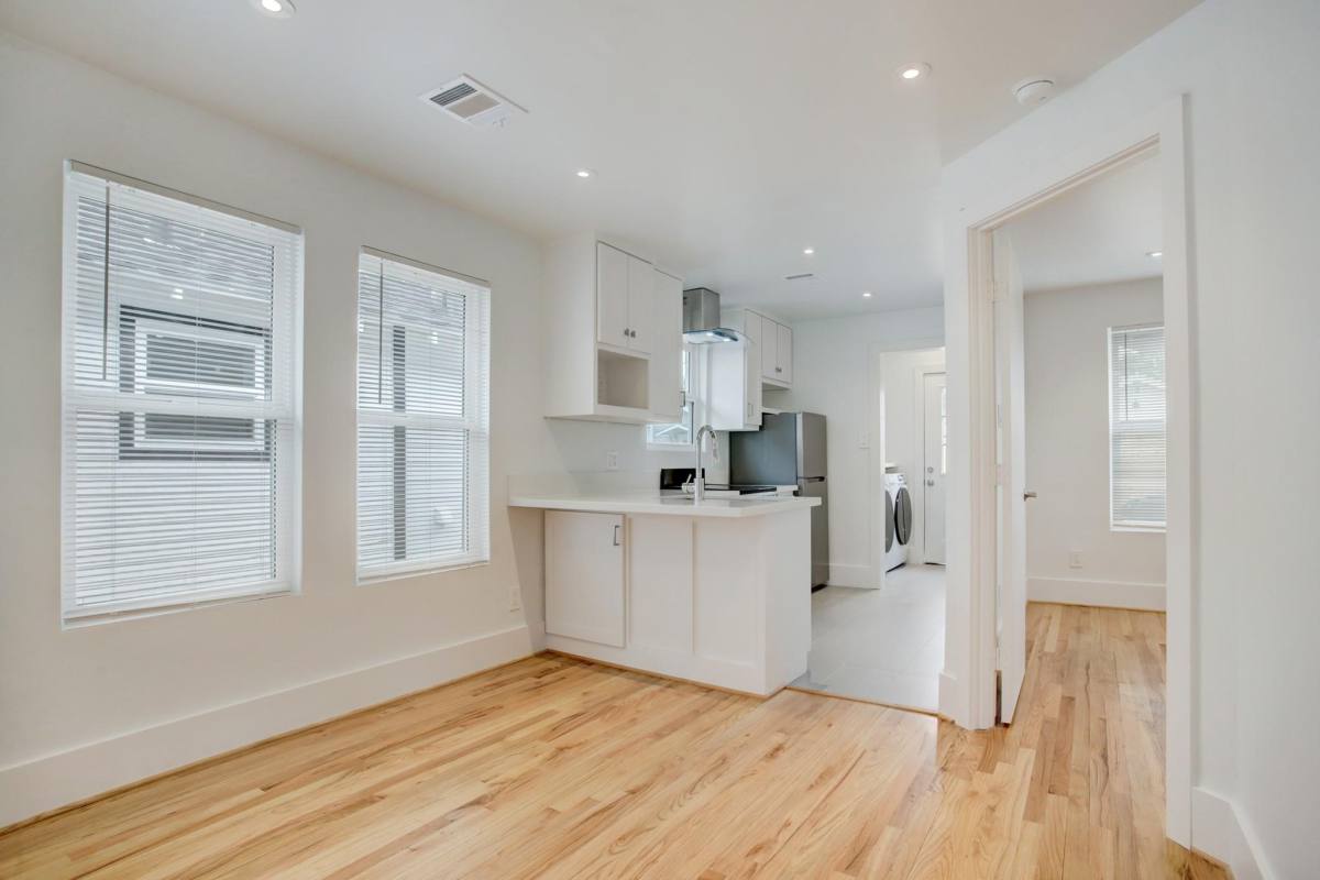 Apartment for rent at 6109 N Main St, Houston, TX 77008