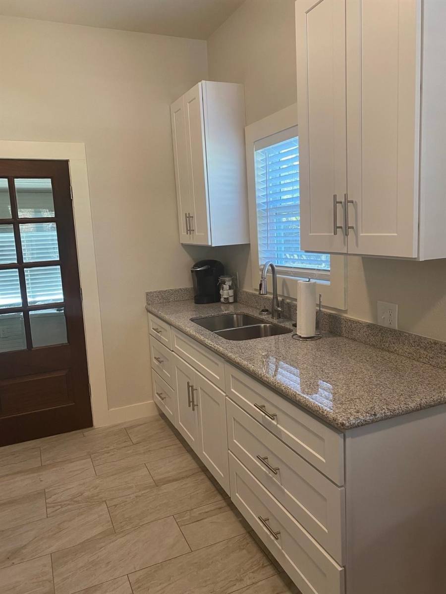 Apartment for rent at 2708 Winbern St, Houston, TX 77004
