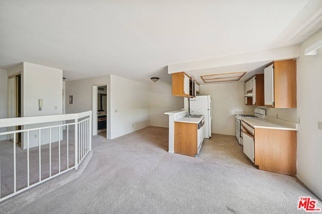 Apartment for rent at 1519 N Martel Ave #211, Los Angeles, CA 90046