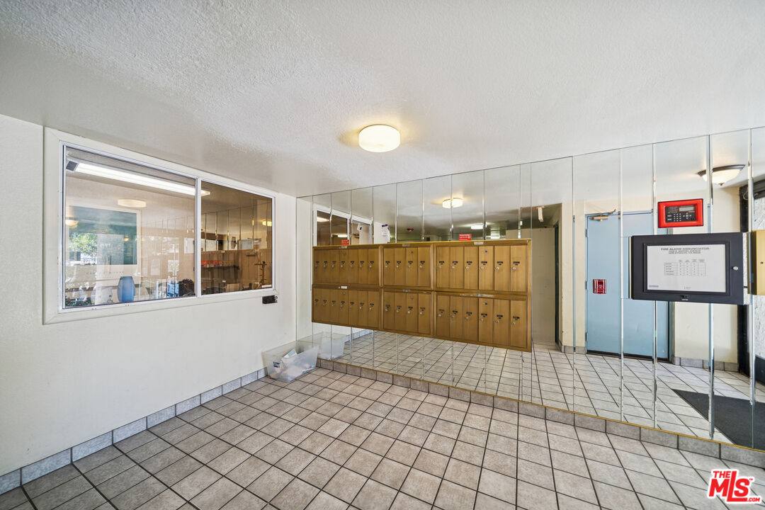 Apartment for rent at 1519 N Martel Ave #211, Los Angeles, CA 90046
