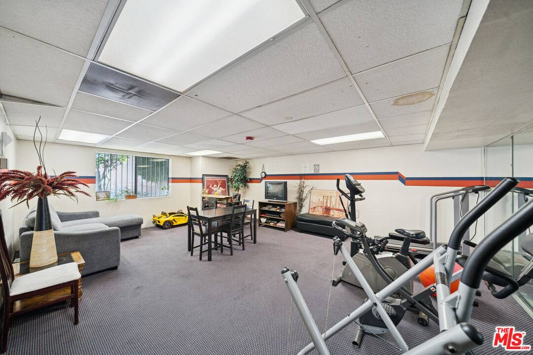 Apartment for rent at 1519 N Martel Ave #211, Los Angeles, CA 90046