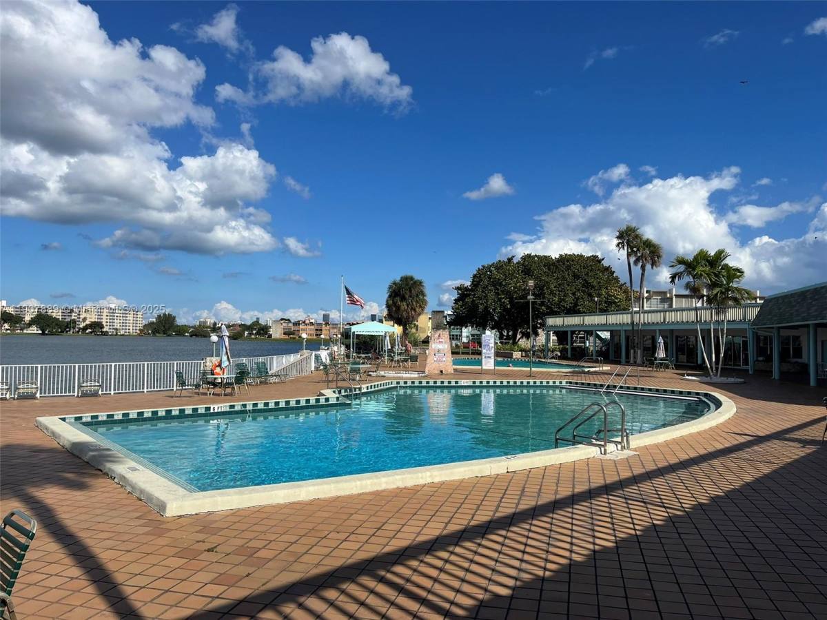 Apartment for rent at 18601 NE 14th Ave #409, Miami, FL 33179