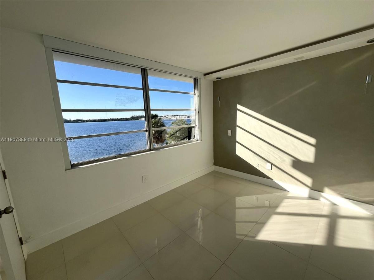 Apartment for rent at 18601 NE 14th Ave #409, Miami, FL 33179