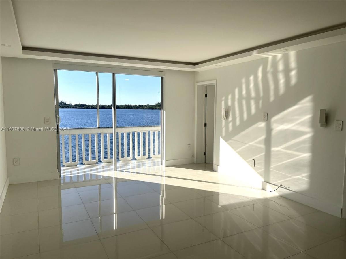 Apartment for rent at 18601 NE 14th Ave #409, Miami, FL 33179