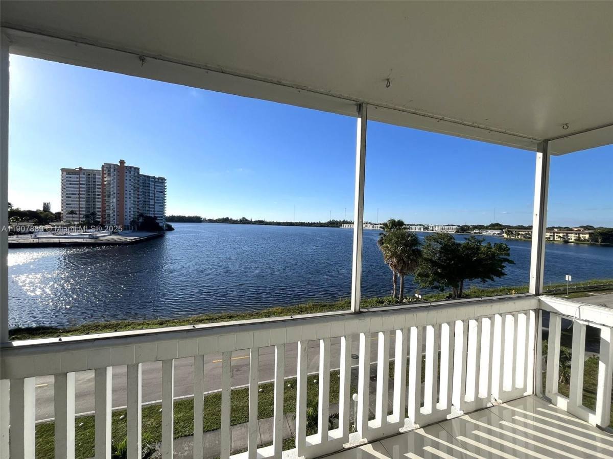 Apartment for rent at 18601 NE 14th Ave #409, Miami, FL 33179