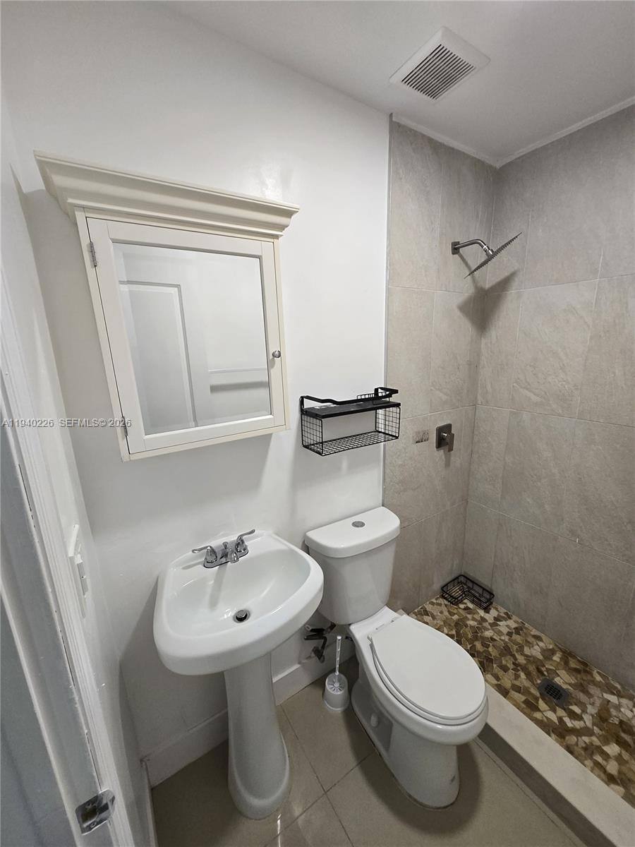 Apartment for rent at 931 Opa-Locka Blvd #931-5, Opa Locka, FL 33054