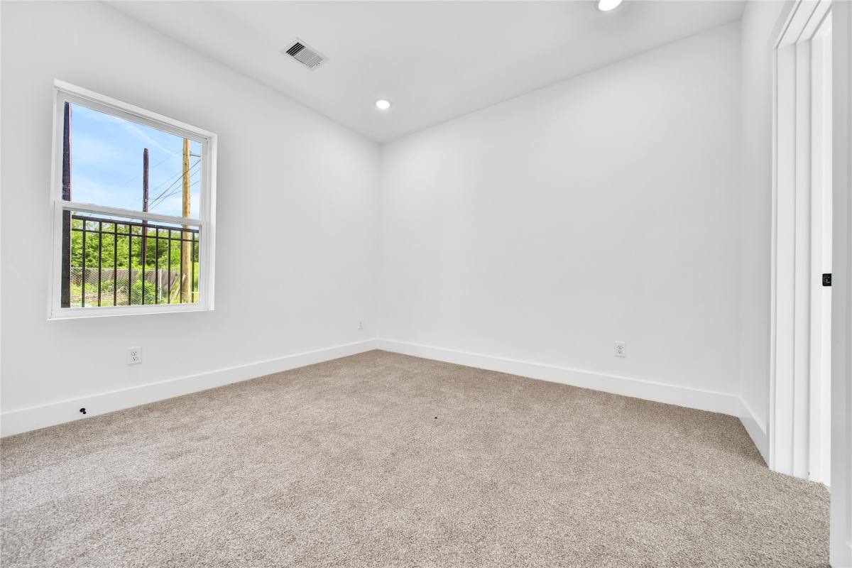 Apartment for rent at 4124 Buck St, Houston, TX 77020