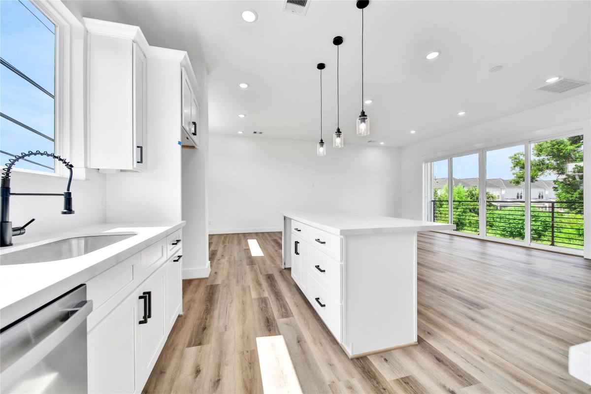 Apartment for rent at 4124 Buck St, Houston, TX 77020