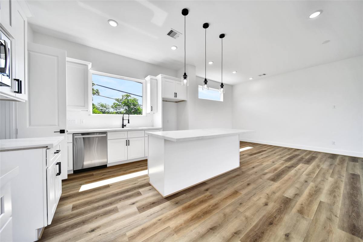 Apartment for rent at 4124 Buck St, Houston, TX 77020