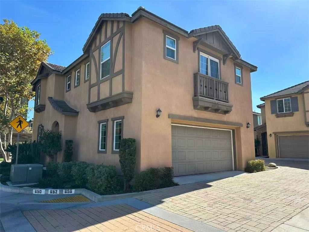 Apartment for rent at 650 Huron Place #650, Claremont, CA 91711