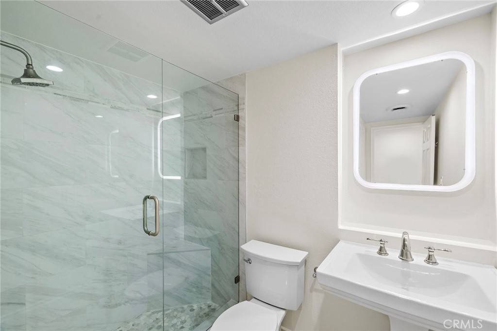 Apartment for rent at 609 Sleepy Hollow Lane #15, Laguna Beach, CA 92651
