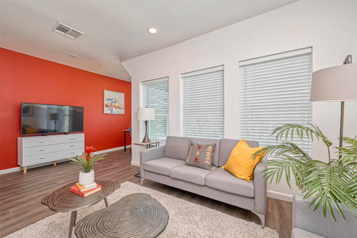 Apartment for rent at 1924 Calumet St #202, Houston, TX 77004