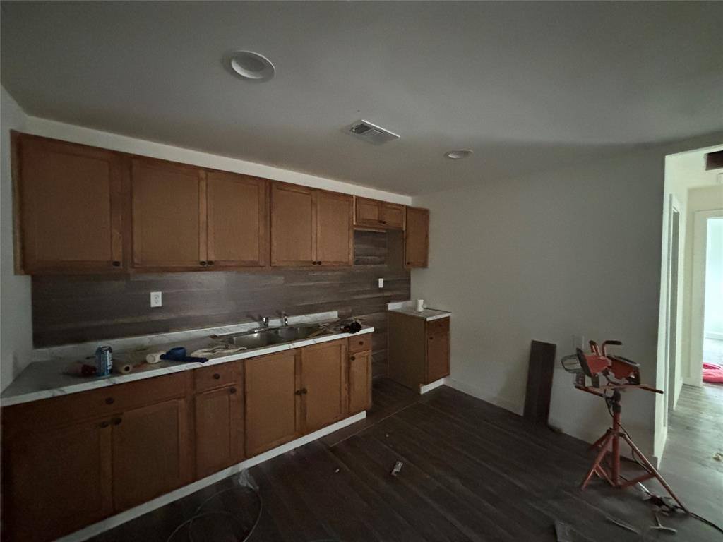 Apartment for rent at 1103 Bell Dr, Greenville, TX 75401