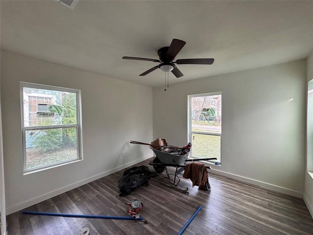 Apartment for rent at 1103 Bell Dr, Greenville, TX 75401