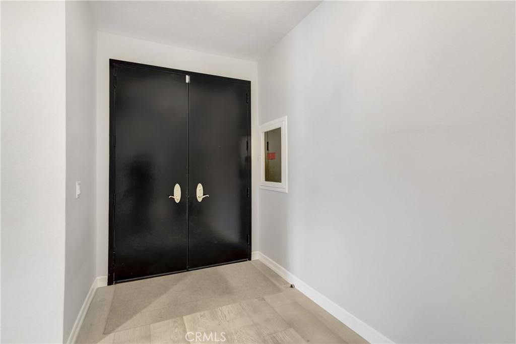 Apartment for rent at 4949 Genesta Ave #104, Encino, CA 91316