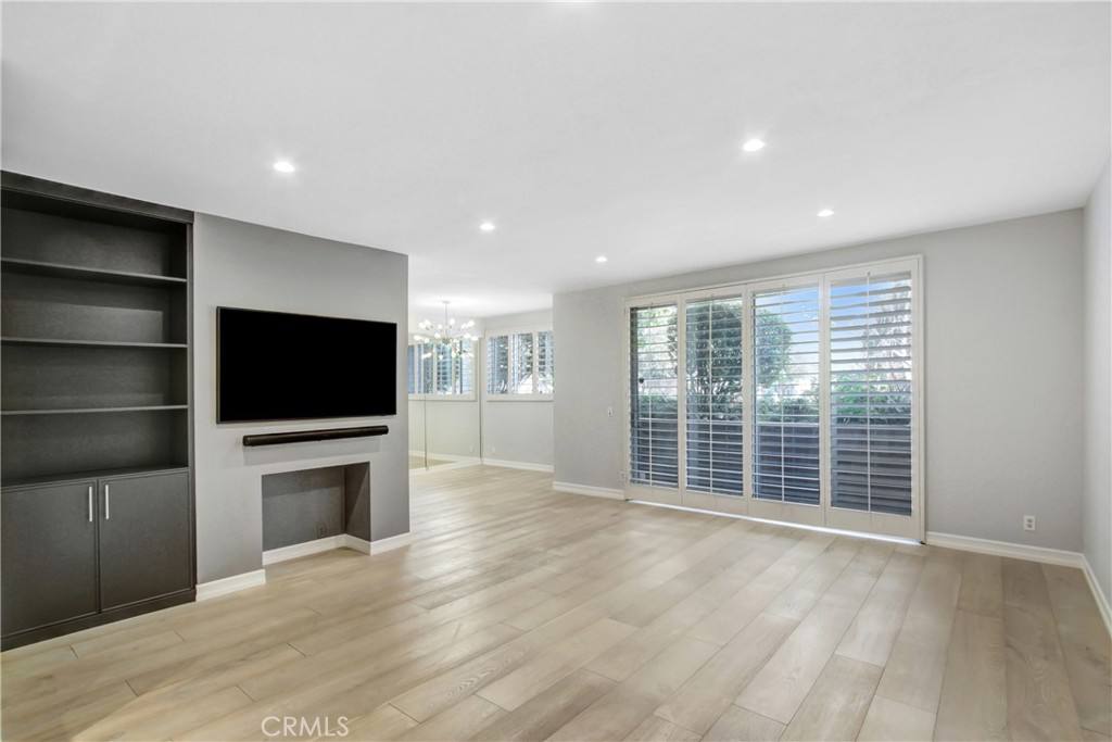Apartment for rent at 4949 Genesta Ave #104, Encino, CA 91316