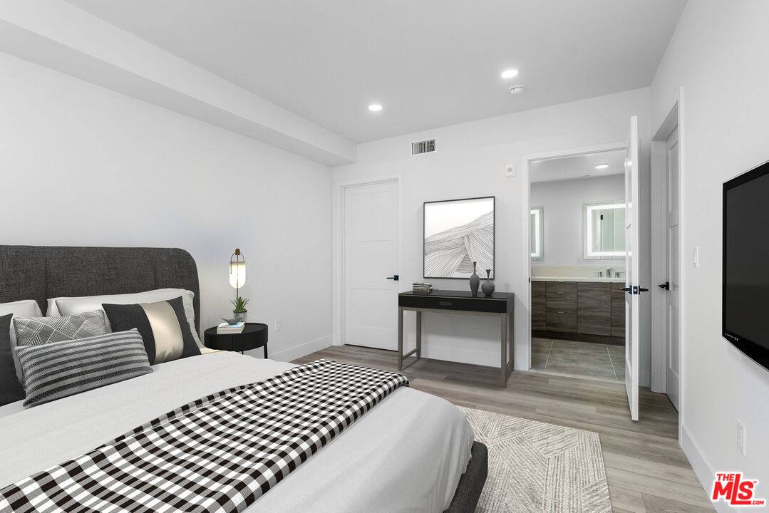 Apartment for rent at 3632 Keystone Ave #303, Los Angeles, CA 90034