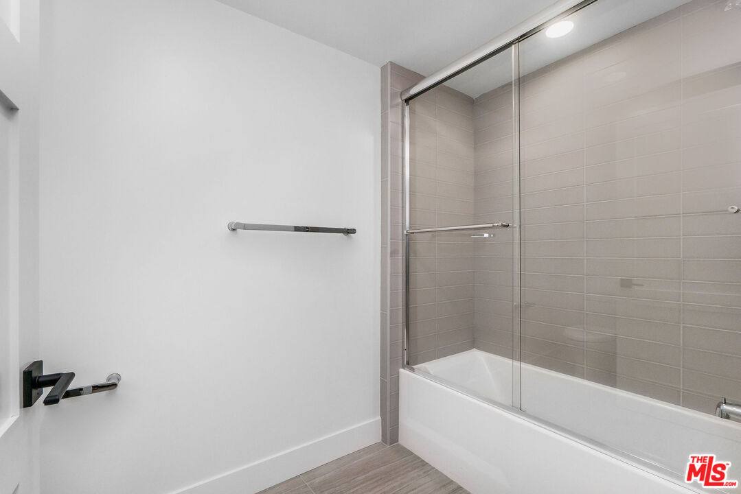 Apartment for rent at 3632 Keystone Ave #303, Los Angeles, CA 90034