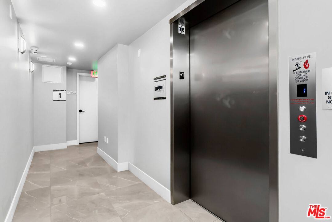 Apartment for rent at 3632 Keystone Ave #303, Los Angeles, CA 90034
