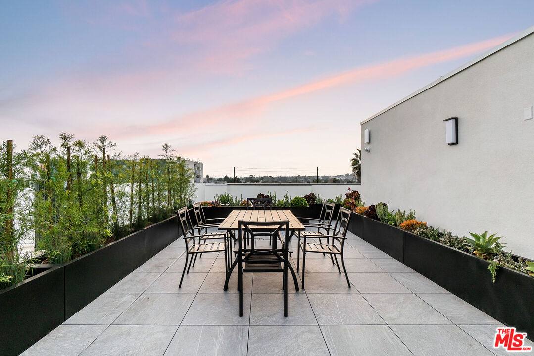 Apartment for rent at 3632 Keystone Ave #303, Los Angeles, CA 90034