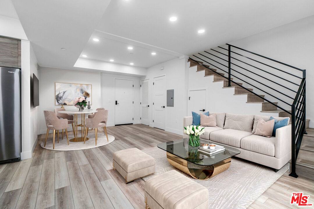 Apartment for rent at 3632 Keystone Ave #303, Los Angeles, CA 90034