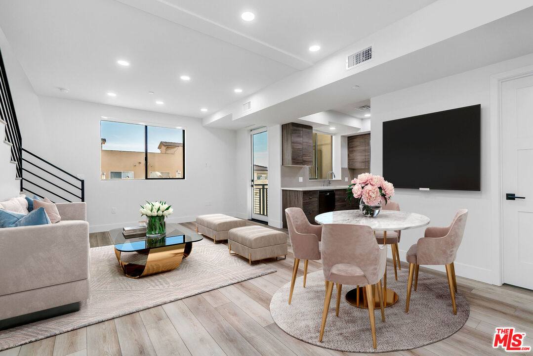 Apartment for rent at 3632 Keystone Ave #303, Los Angeles, CA 90034
