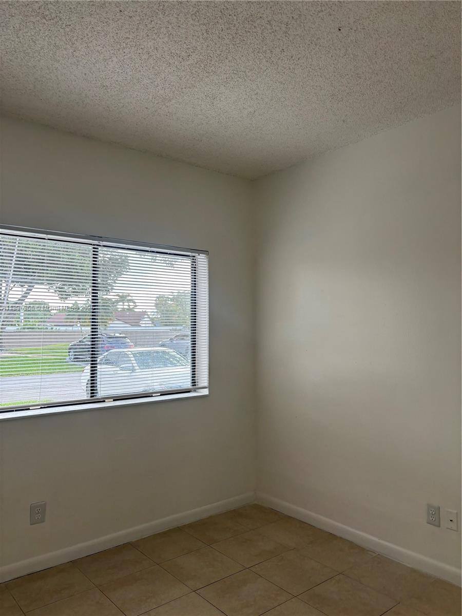 Apartment for rent at 3629 Inverrary Blvd W, Fort Lauderdale, FL 33319