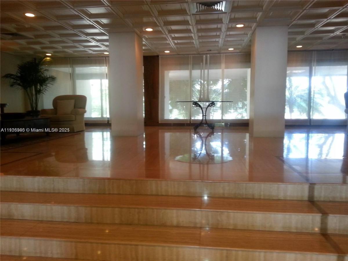Apartment for rent at 2333 Brickell Ave #2215, Miami, FL 33129