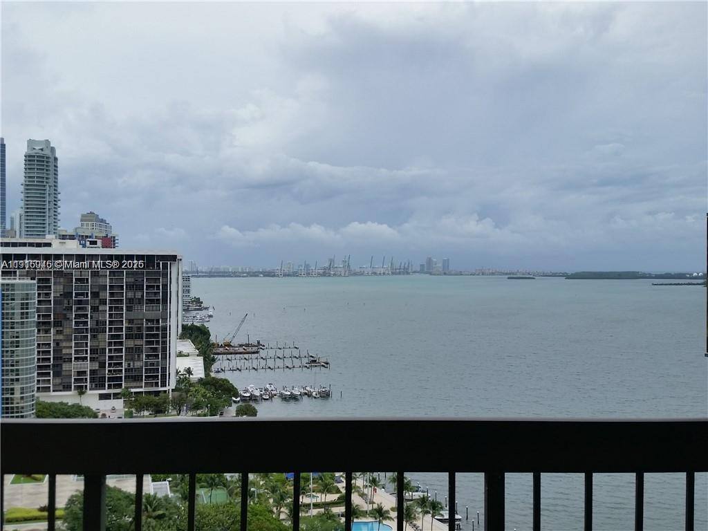 Apartment for rent at 2333 Brickell Ave #2215, Miami, FL 33129
