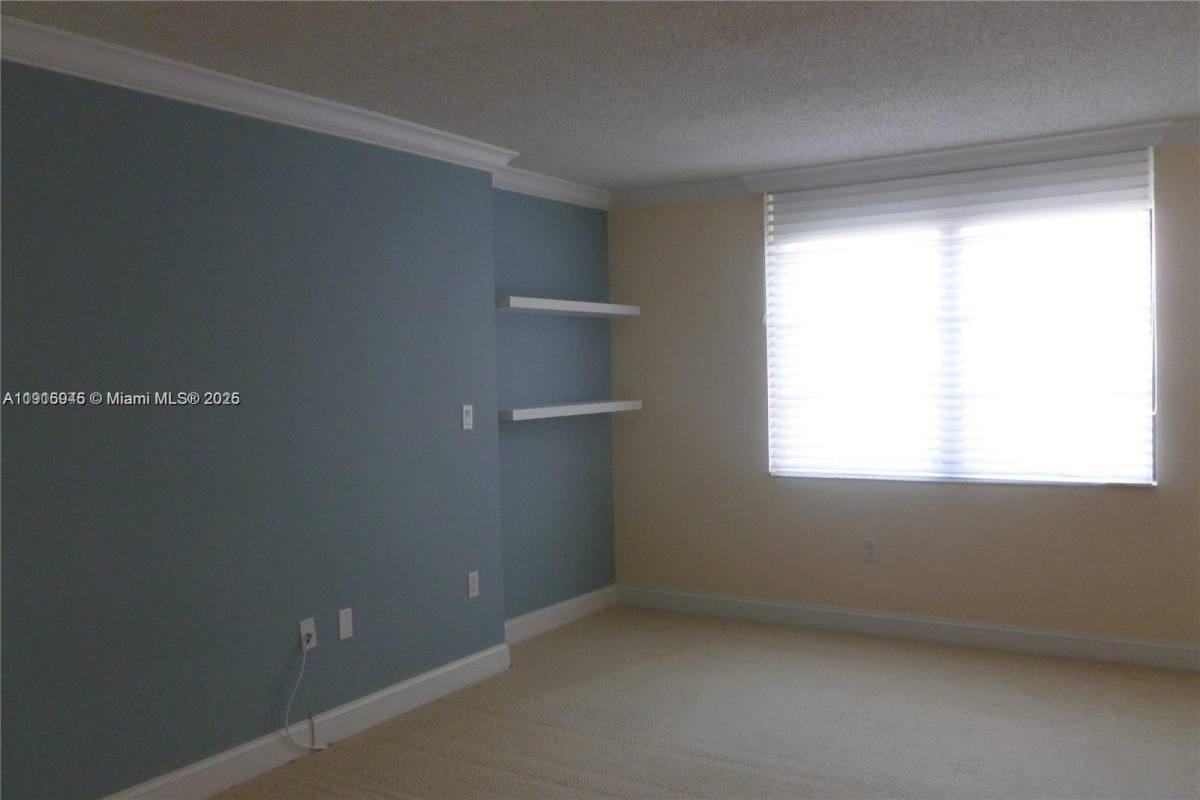 Apartment for rent at 2333 Brickell Ave #2215, Miami, FL 33129