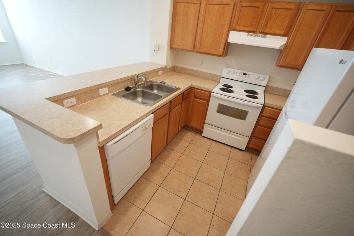 Townhouse for rent at 110 Turpial Way #103, Melbourne, FL 32901