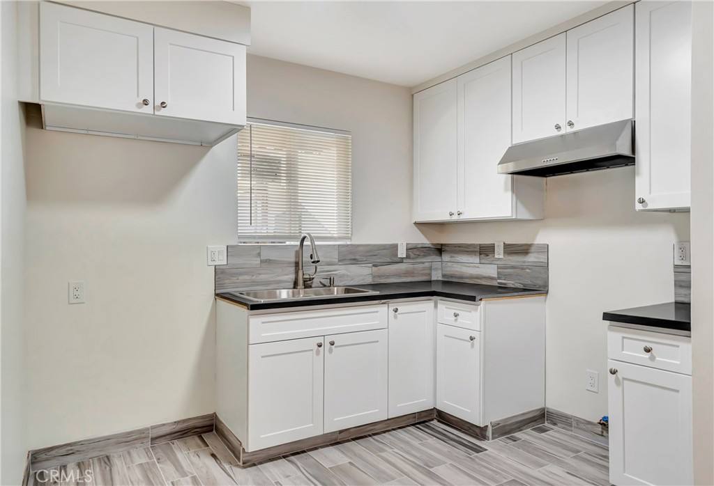 Apartment for rent at 14233 1 2 Sylvan St, Van Nuys, CA 91401