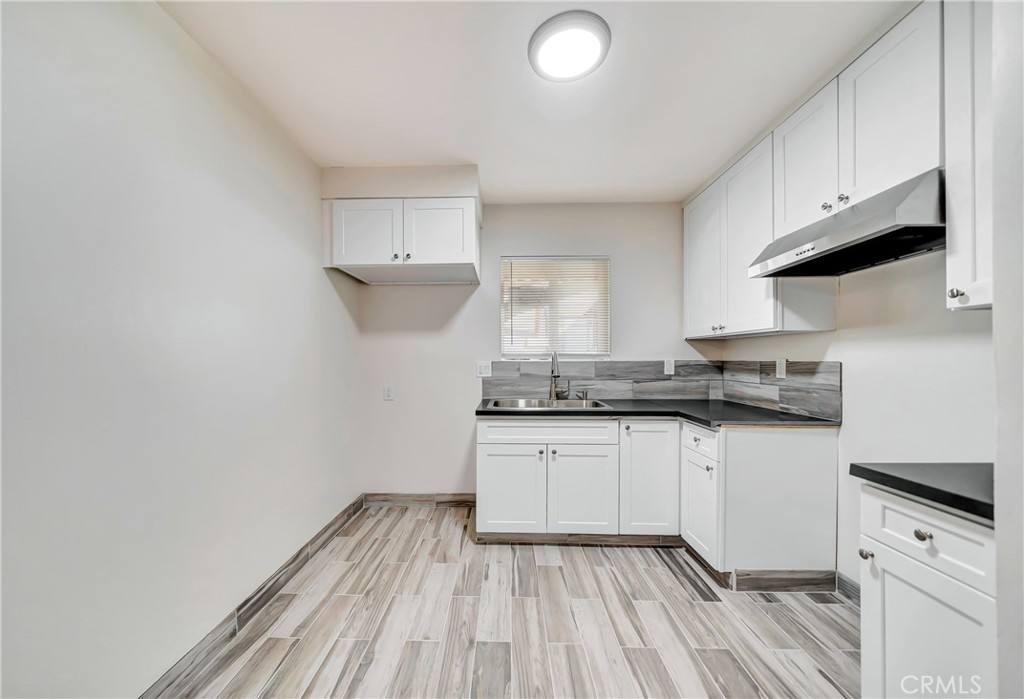 Apartment for rent at 14233 1 2 Sylvan St, Van Nuys, CA 91401
