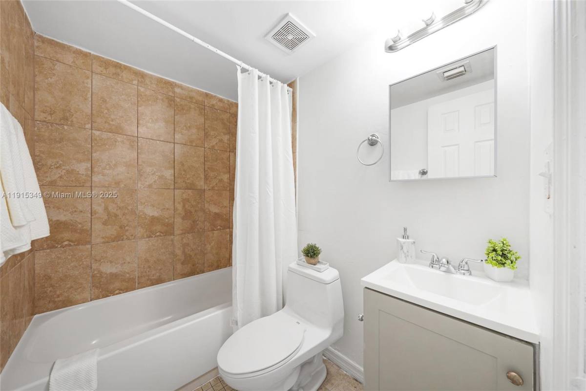 Apartment for rent at 480 NW 24th Ave #480-8, Fort Lauderdale, FL 33311