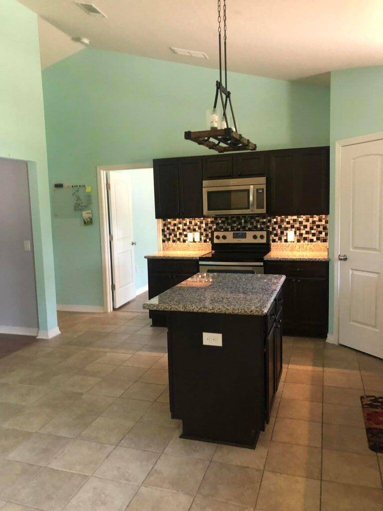 Apartment for rent at 9114 Timber Lane, Navarre, FL 32566