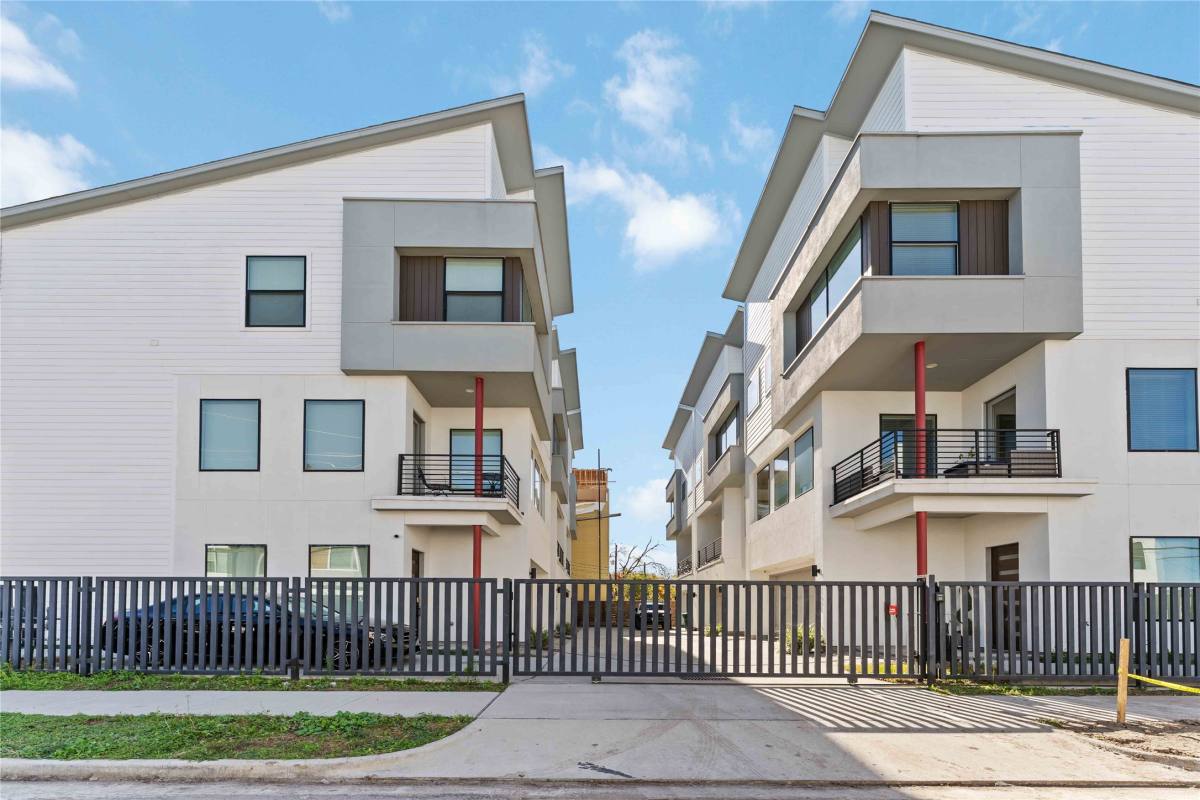Apartment for rent at 3410 Baer St #3410C, Houston, TX 77020