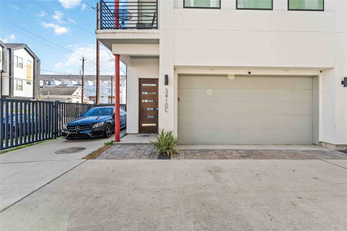 Apartment for rent at 3410 Baer St #3410C, Houston, TX 77020