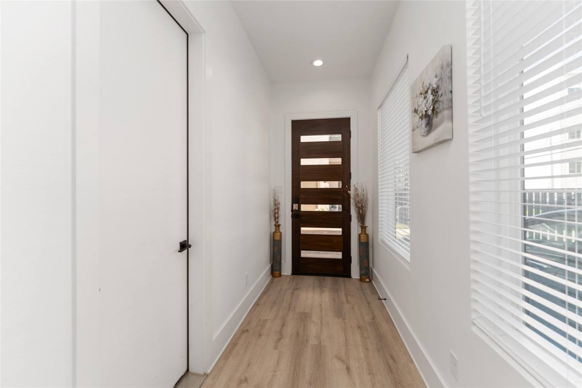 Apartment for rent at 3410 Baer St #3410C, Houston, TX 77020