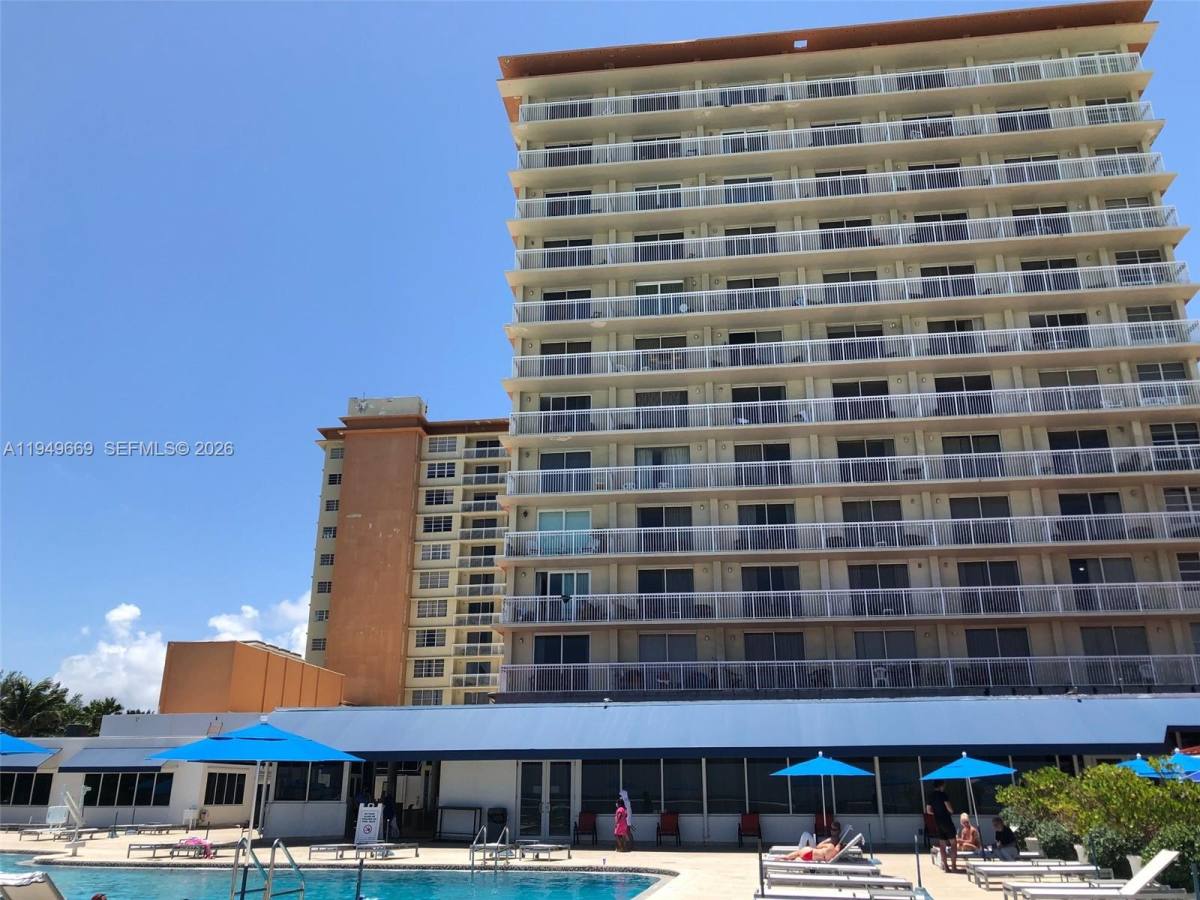 Apartment for rent at 19201 Collins Ave #823, North Miami Beach, FL 33160