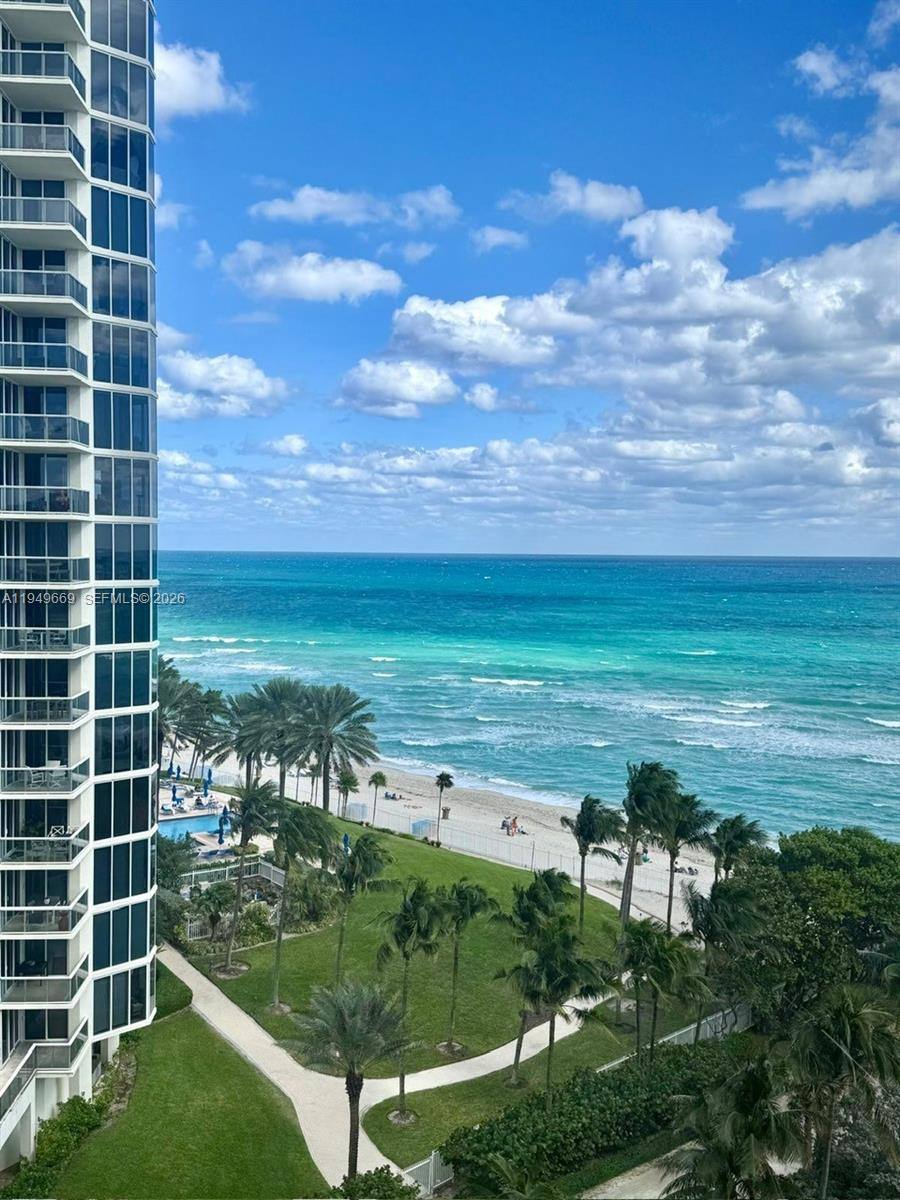 Apartment for rent at 19201 Collins Ave #823, North Miami Beach, FL 33160