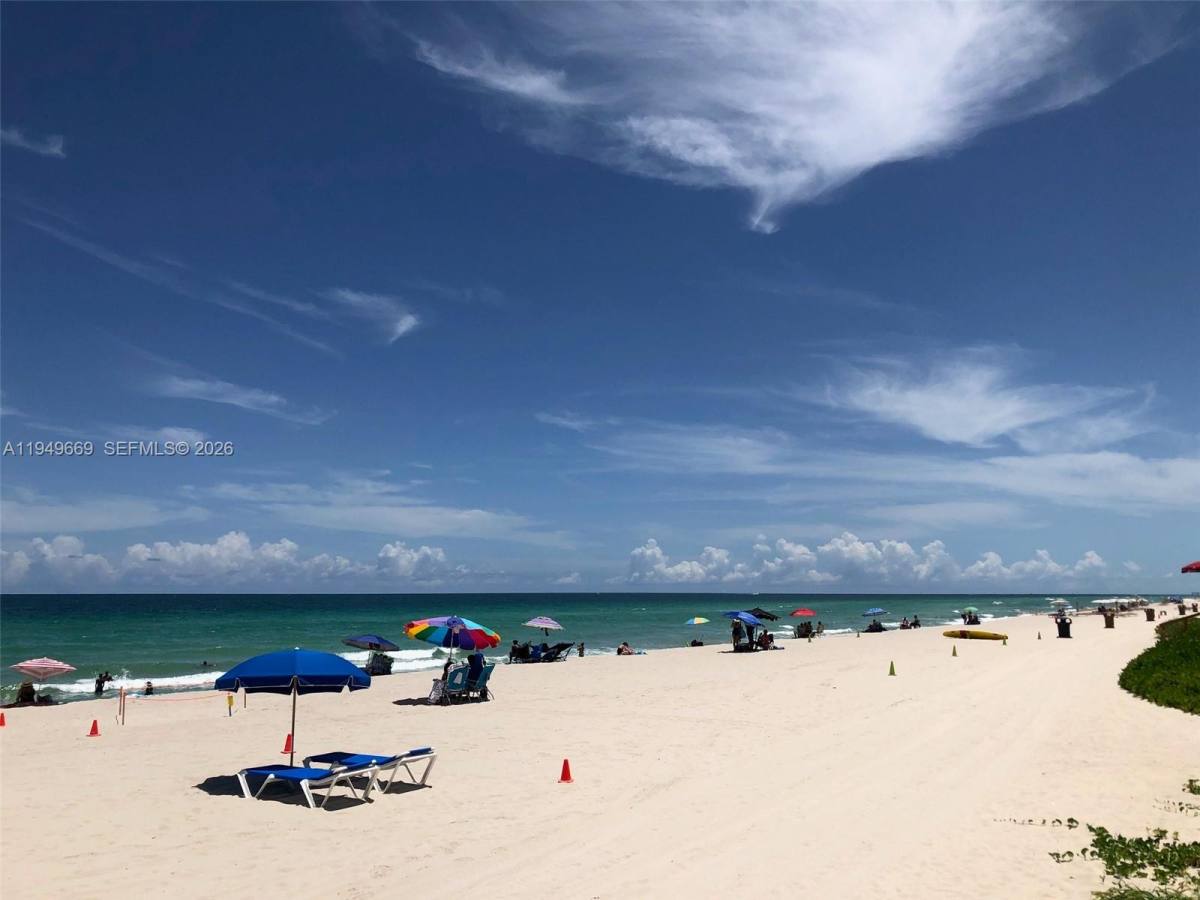 Apartment for rent at 19201 Collins Ave #823, North Miami Beach, FL 33160