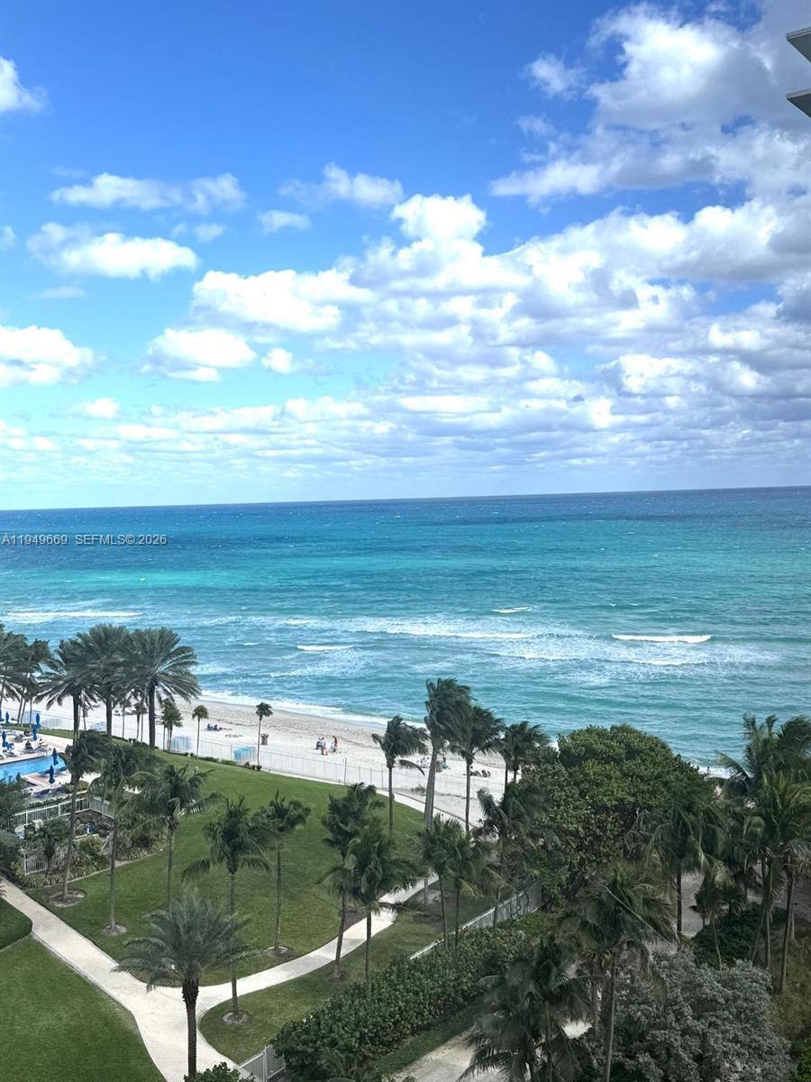 Apartment for rent at 19201 Collins Ave #823, North Miami Beach, FL 33160